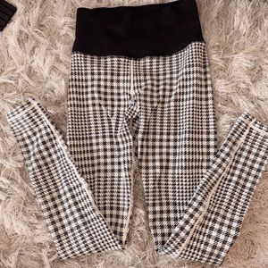 brand new AVOCADO workout leggings!